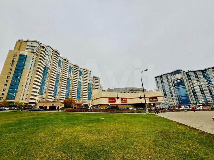 Помещение с ремонтом, рядом с метро