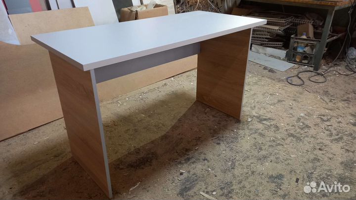 Стол письменный. / Новый От производителя