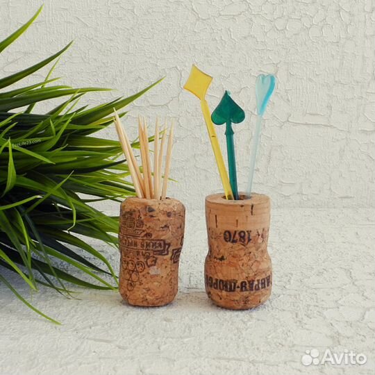 Пробки из-под вина и шампанского