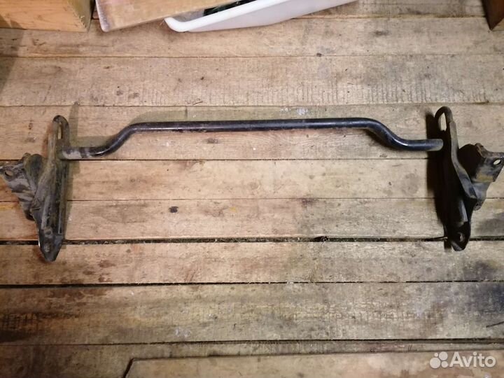 Балка буксировочная оригинальная на паджеро 4