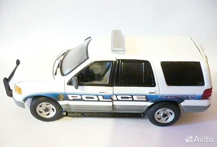 Gearbox.ford expedition.police.1:43
