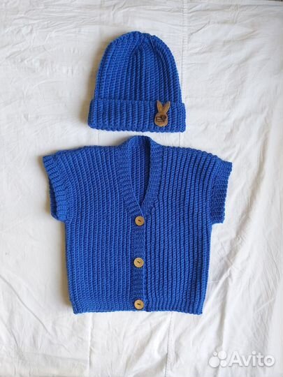 Шапка и жилетка (ручная работа)