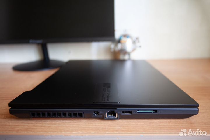 Asus Pro 16x i9 13980HX /RTX 4070 /32GB / 2k.165Hz