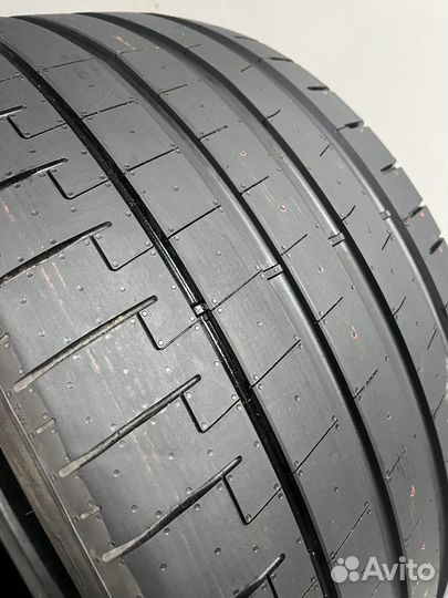 Pirelli P Zero PZ4 325/30 R23