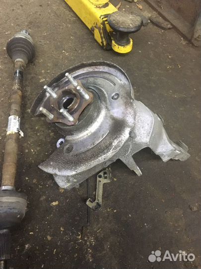 Кулак поворотный задний правый,левый ягуар Хе, Xf