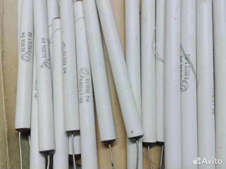 Новые столбы кремниевые выпрямительные кц109А