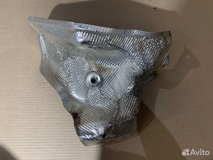 Теплоизоляционный экран Bmw X5 E53 LCI M54B30 2004