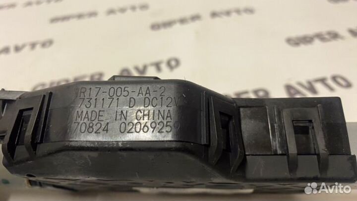 Мотор люка задний Land Rover Discovery 5 L462 306