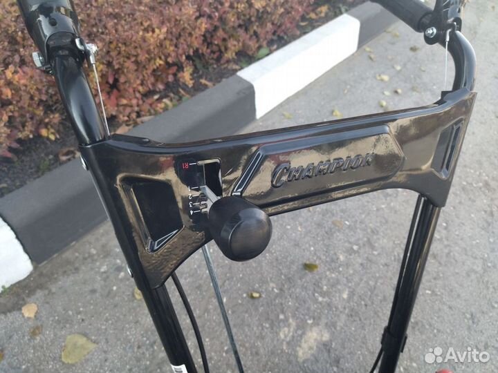 Снегоуборщик Champion ST 553