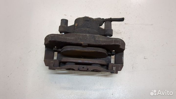 Суппорт правый передний Citroen DS5