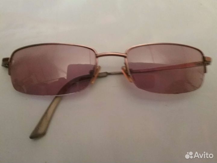 Бифокальные очки +2. Далеко стандарт.близко +2