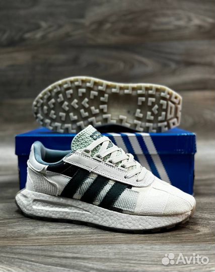 Adidas retropy e5