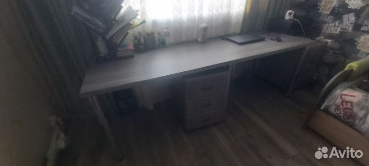 Письменный стол для школьника на двоих бу