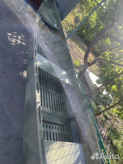 Лодка заводская 1 м на 4,5 м