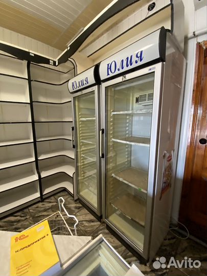 Холодильный шкаф со стеклянной дверью