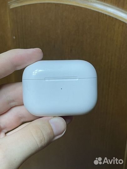 Оригинальный кейс AirPods Pro