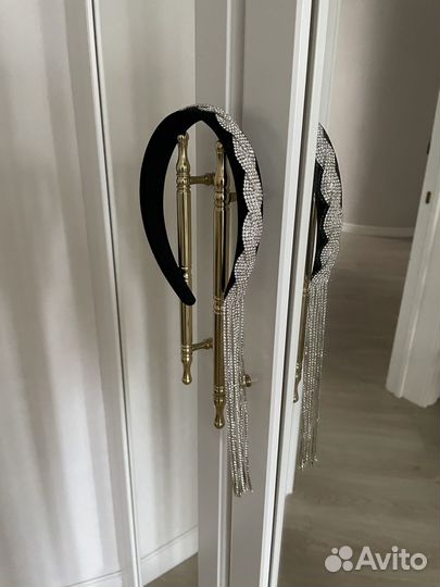 Ободок для волос со стразами