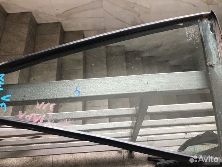 Форточка задняя левая Suzuki Vitara