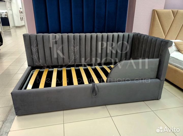 Детская кровать с мягкими бортиками