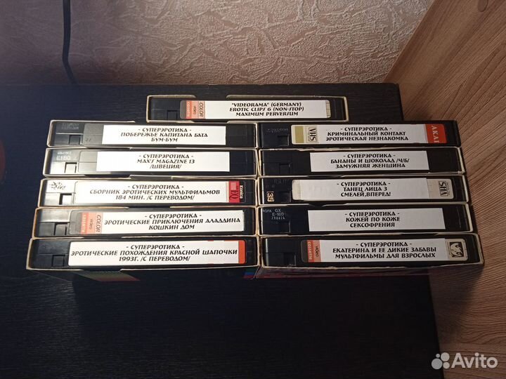 Видеокассеты VHS с фильмами эротика 18+