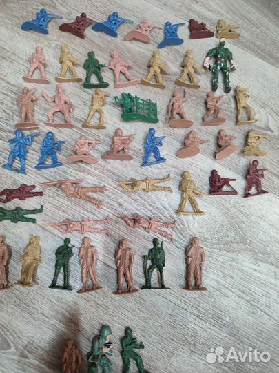 Игрушки солдатики