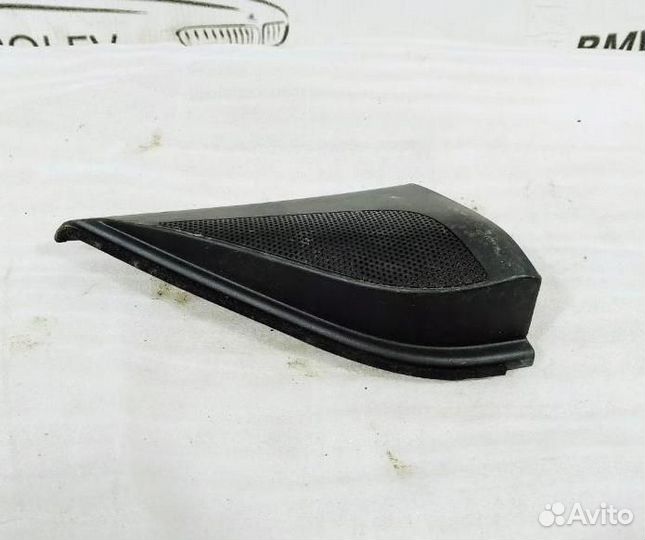 Крышка зеркала внутренняя правая Mitsubishi L200