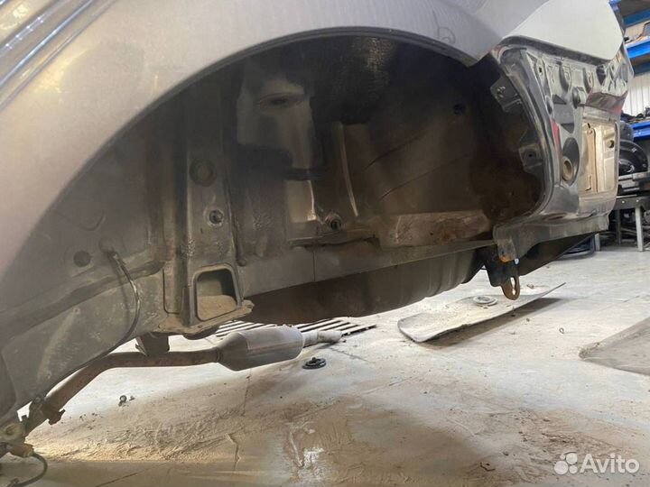 Крыло заднее левое Toyota Corolla