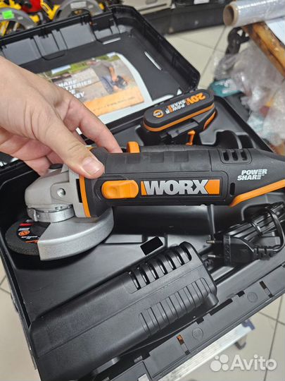 Аккумуляторная угловая шлифмашина worx кейс WX800