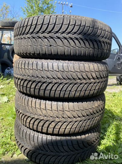 Goodyear UltraGrip SUV 215/65 R16 H