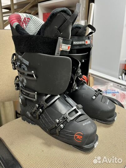 Лыжный комплект : лыжи,лыжные плаки,ботинки