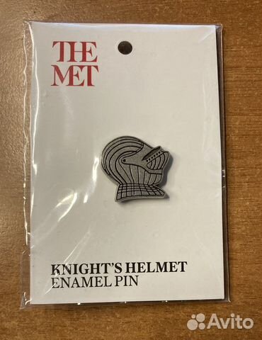 Значок / pin. Рыцарский шлем