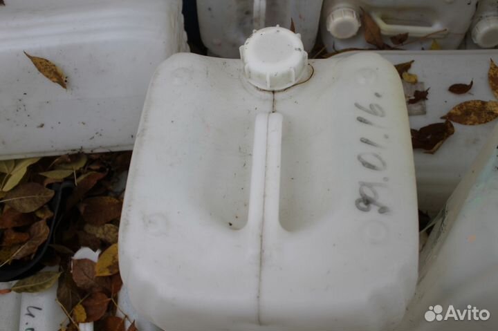 Канистры 30, 20, 10, 5 литров пластиковые