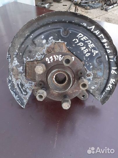 Кулак поворотный передний правый Рено Лагуна 1.6