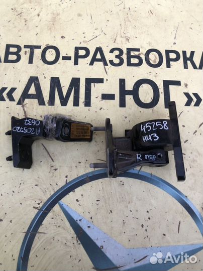 Mercedes W205 комплект петель двери RH перед