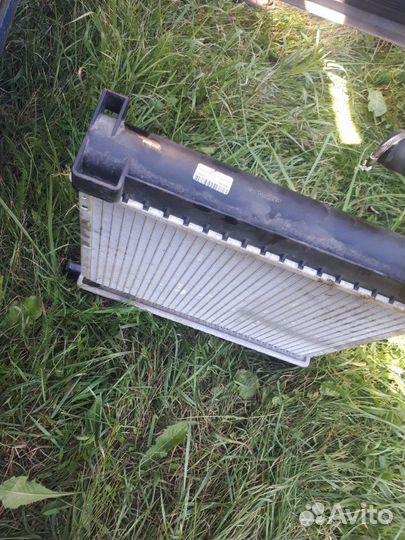 Радиатор на мерседес 124 2.3 бензин