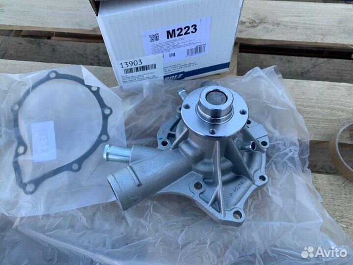 Помпа Mercedes-Benz C-Class 203 111951