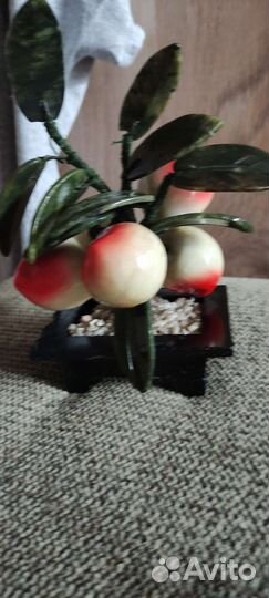 Яблоня из камня