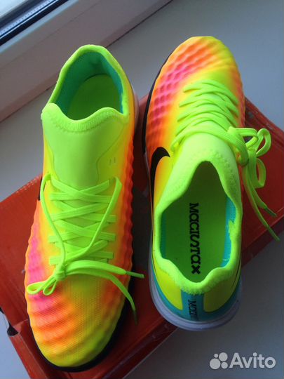 Футбольные бутсы