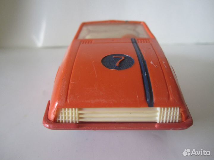 Игрушечная гоночная машинка. Сделано в СССР