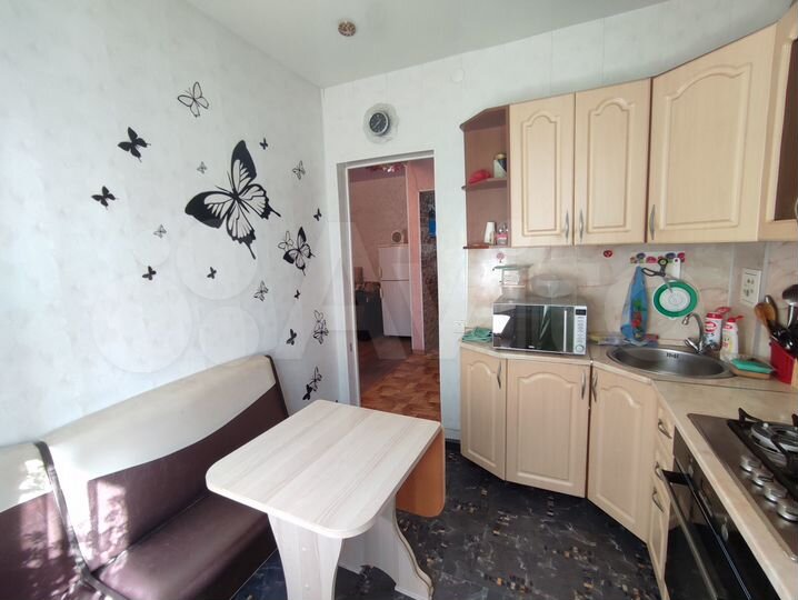 2-к. квартира, 43 м², 3/3 эт.