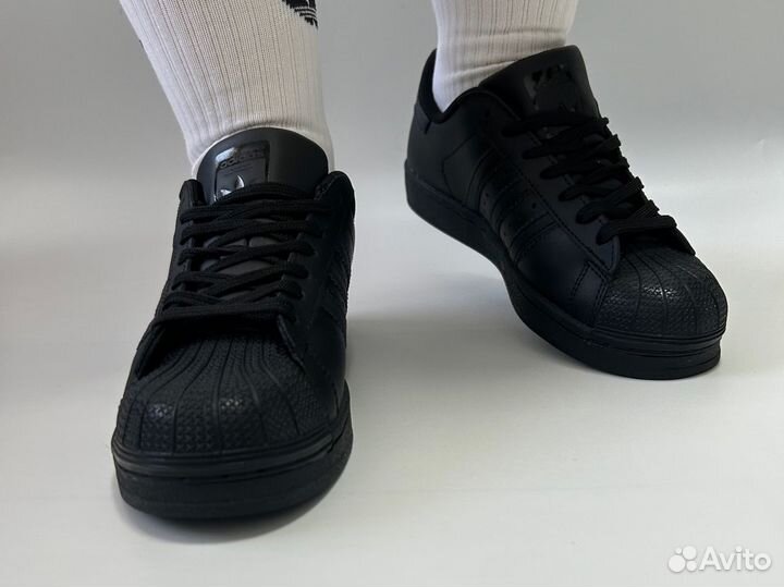 Adidas superstar black