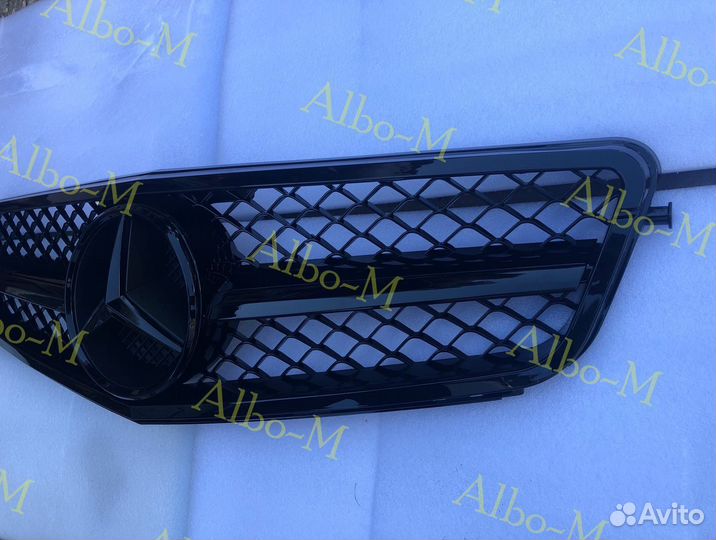 Mercedes w204 c204 решетка радиатора AMG c63