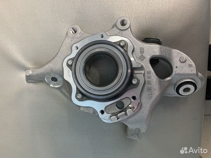 Кулак поворотный в сборе со ступицей Mercedes