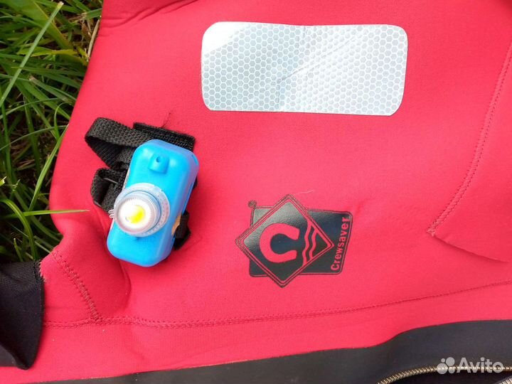 Спасательный гидрокостюм