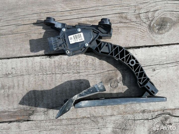 Педаль газа kia cerato 3 2015г