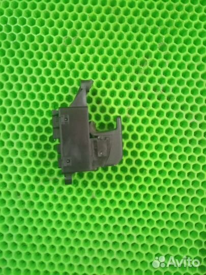 Кнопка стояночного тормоза Audi A8 D3 S8