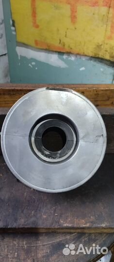 Центральная опора коленвала Ява 634