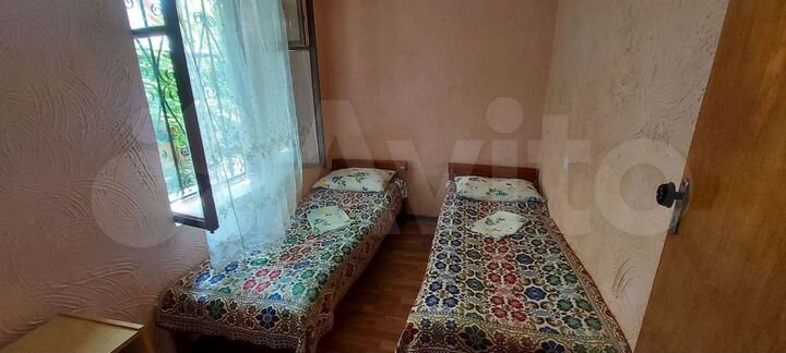 Комната 20 м² в 9-к., 1/2 эт.