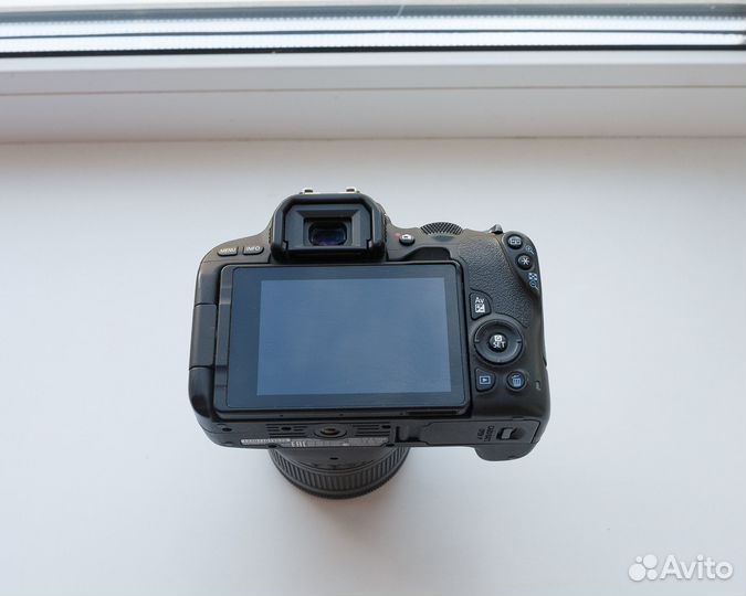 Фотоаппарат canon 200d