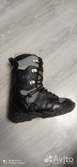 Сноубордические ботинки 42